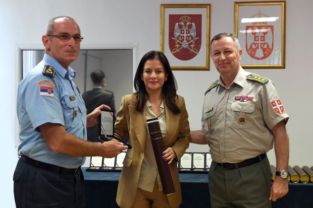 Безбедност у правим рукама: Уручена уверења полазницима девете класе ВСБО