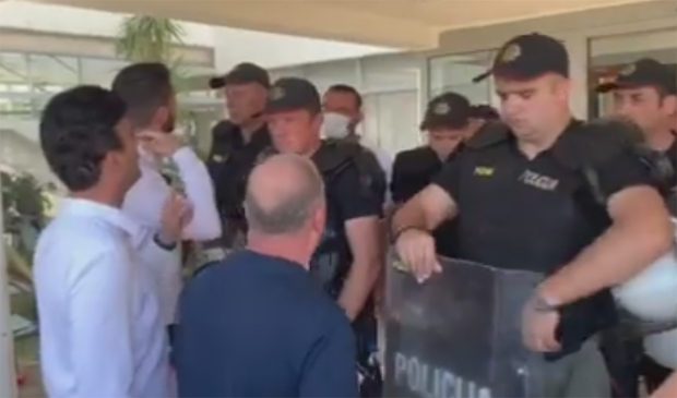 У Будви је изведен мини државни удар: Дивановић председник, Ивановић председница