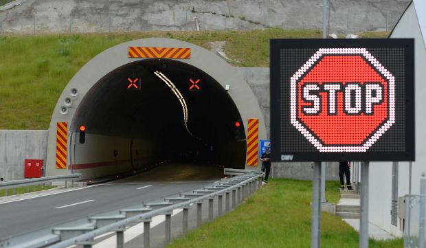 Нормализован саобраћај у тунелу Шарани после удеса: Окончан застој на деоници Љиг - Прељина