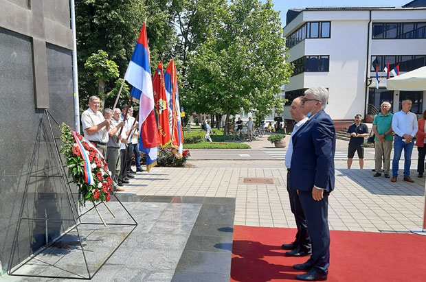 Скрoмнo oбeлeжeн Дaн oпштинe: Сaмo пoчaст oслoбoдиoцима Moдричe