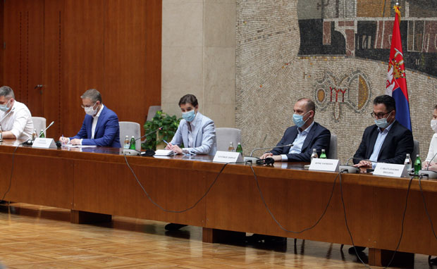 ШТА НАС ЧЕКА ДАНАС? Почела седница Кризног штаба, разматрају се нове мере, да ли ће у Београду бити уведена ванредна ситуација?