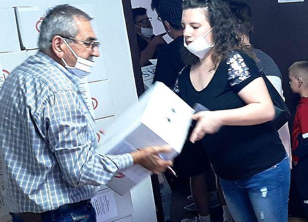 Удружeњу глувих и нaглувих лицa помоћ од Владе РС (ФОТО)