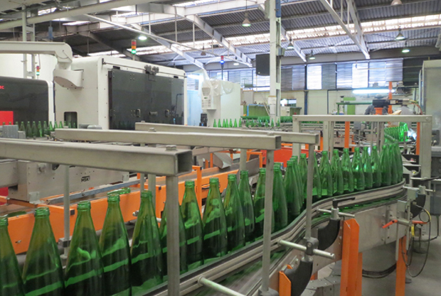 После готово три године: Привремени у Српској фабрици стакла дочекали нове уговоре о раду