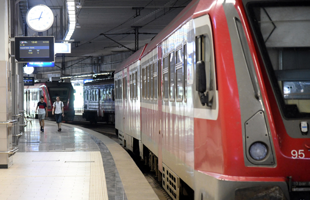 Репортери Новости на Прокопу: Уместо гужвањца, на железничкој станици ни десетак путника (ФОТО)