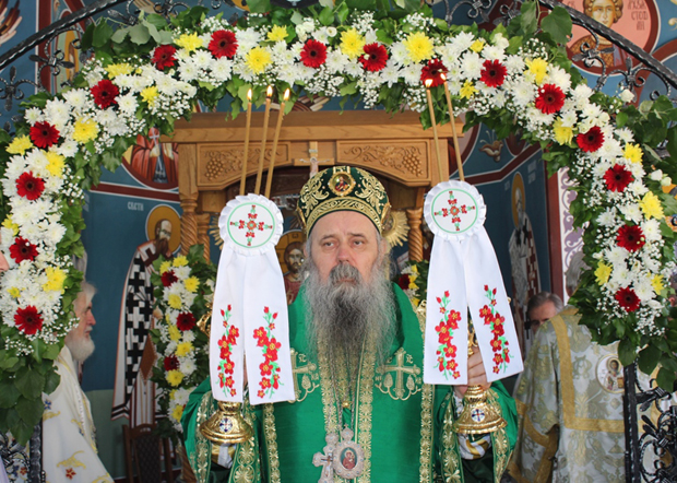 Песма владике Фотија „Ој Србијо“ матици од срца (ВИДЕО)