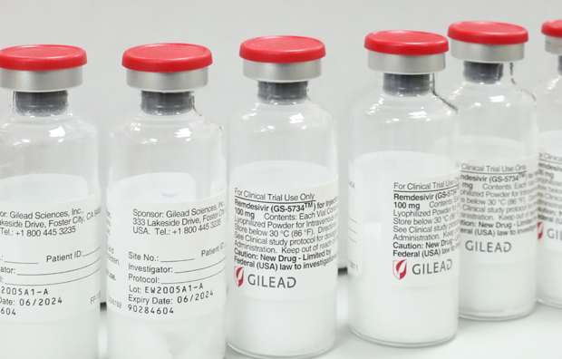 Свет и даље лута у потрази за терапијом против ковида 19: Ремдесивиром на корону