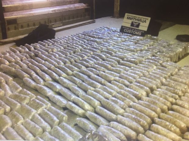 Дрога међу линолеумом: У Пироту подигнута оптужница за шверц 1.025 килограма марихуане