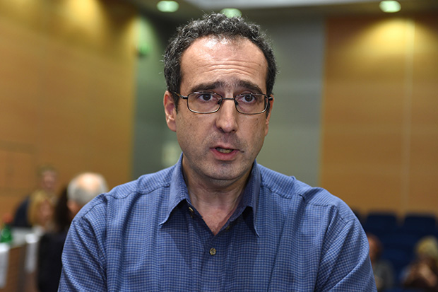 Ко су ризичне групе осетљиве у овом тренутку на корону: Доктор Срђа на РТС разјаснио све што треба грађани да знају