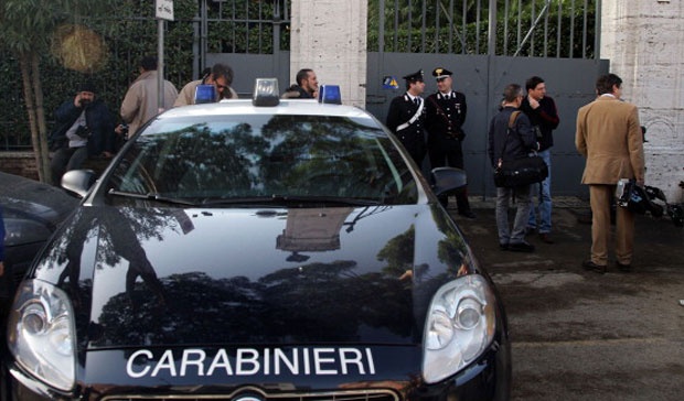 Експлодирала импровизована бомба у Фиренци, полицајац тешко повређен