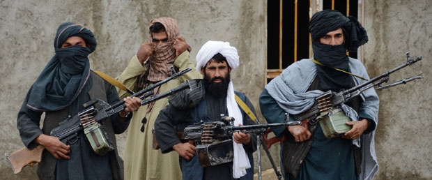 ЛЕТЊА ОФАНЗИВА: Талибани прегазили војну базу, запленили муницију и оклопна возила 