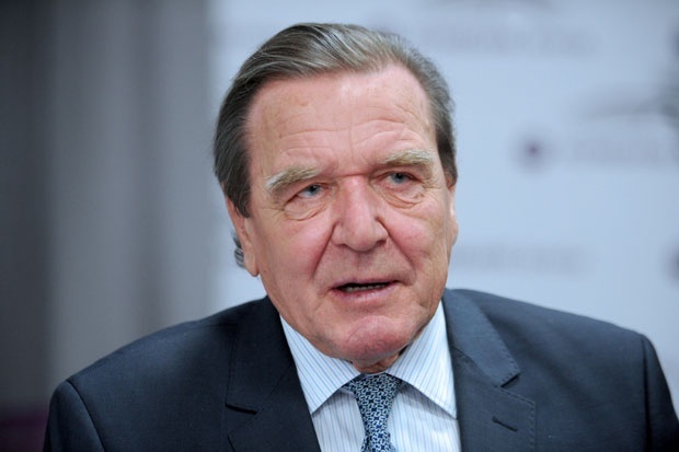 Шредер: Свако ко мисли да може да присили Русију - греши