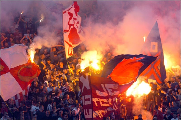 ДЕЛИЈЕ, СВИ НА ТРЕНИНГ! Навијачи Звезде спремају спектакл пред Салцбург