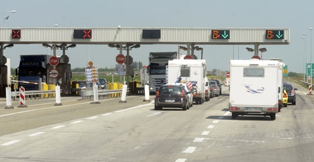 Дробњак: Причаћу са Вучићем, путарине да поскупе 10 одсто