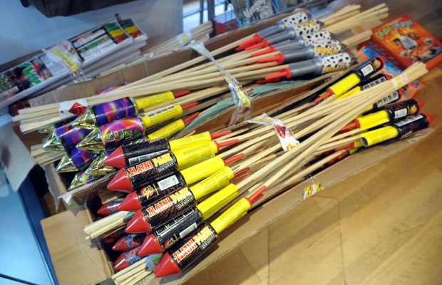 Немачка: Због петарди дете изгубило око,другом повређено лице