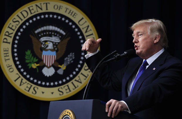 ПЕТИЦИЈА ПРЕДАТА ТРАМПУ: Зауставите прогон православаца на КиМ