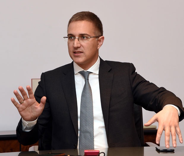 Стефановић: Јанковић би да забрани СНС, фашистички метод