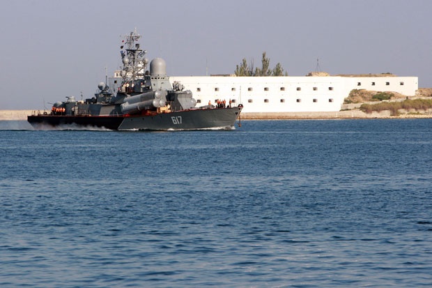 МАНЕВРИ НА КРИМУ: Руска флота одржава офанзивне војне вежбе