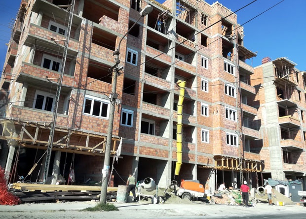 ГРАДЊА ЈЕФТИНИХ КВАДРАТА ЗА БЕЗБЕДЊАКЕ: У уторак почетак изградње станова у Сремској Митровици