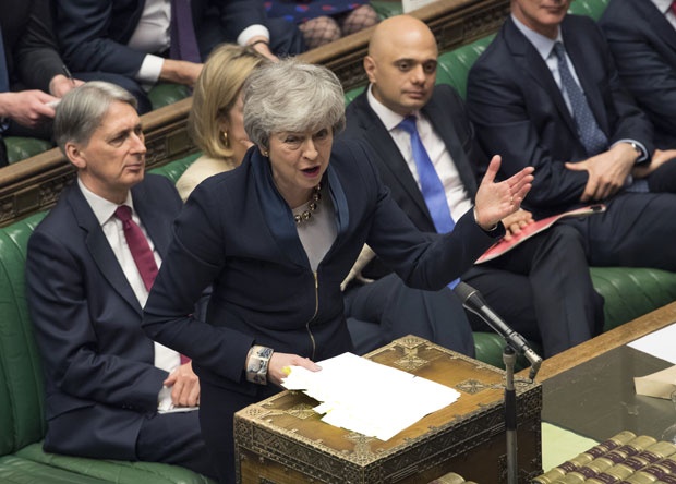 Меј се сутра састаје са Меркел и Макроном поводом Брегзита