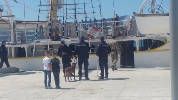 ЦРНОГОРЦИ ДЕМАНТУЈУ: Не користимо војна складишта за кокаин