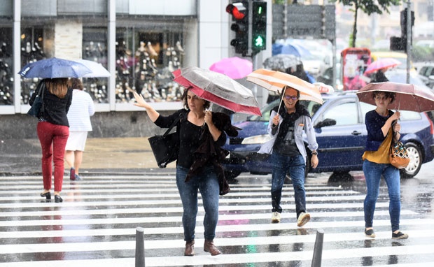 МЕТЕОРОЛОЗИ УПОЗОРАВАЈУ: Ускоро крећу обилне падавине