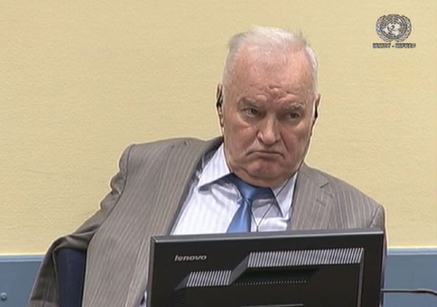 Подмукла позадина лажне вести о смрти Младића? Адвокат Петронијевић тврди да се захуктава нови рат