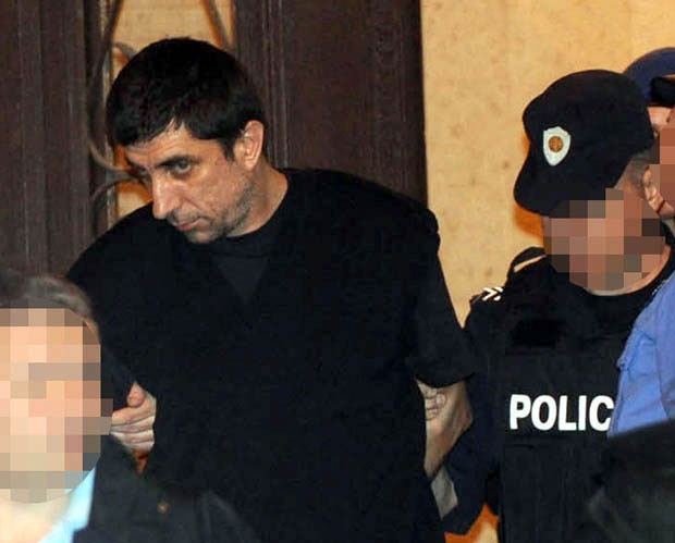 Секао се по врату да би се убио, а сада је направио нови скандал: Јеличић скинуо панталоне и мокрио у боксу у судници!