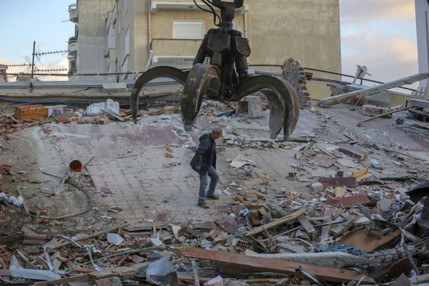 После катастрофе у Албанији регистровано 1.300 потреса: Сеизмолог има савет за грађане