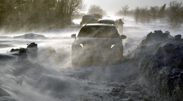 Прва жртва мећаве код Сјенице: Човек се смрзао у колима док се враћао од лекара
