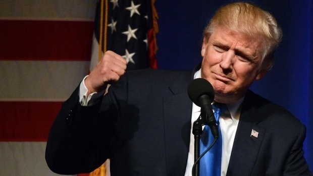 Трамп се нада да ће се ускоро наставити спортска такмичења у САД