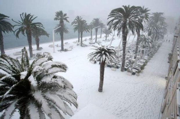 Оркан протутњао Хрватском: Удари ветра на Биокову достигли 270 км/х; Црвени метео аларм у региону (ВИДЕО) 